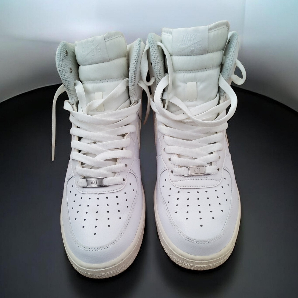 🔥Nike Air Force 1 '07 Mens White Sneakers Size 7.5🔥 - Picture 2 of 16